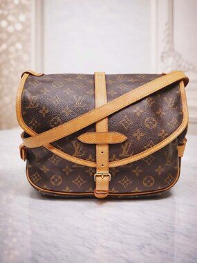 Authentic Louis Vuitton Saumur 30 Monogram Crossbody Saddle Bag LV Messenger